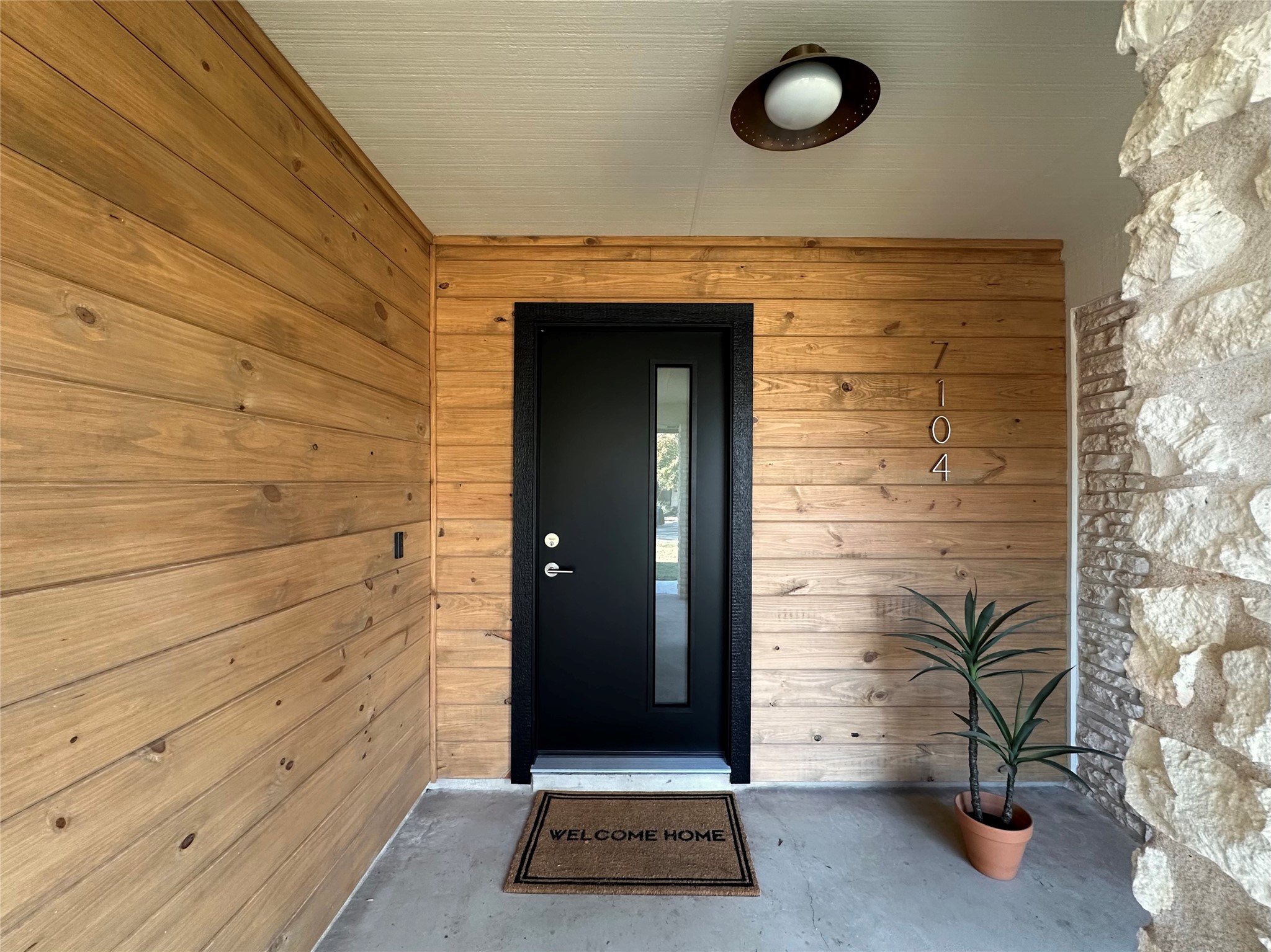 7104 Greenock Street Austin, TX 78749 - Photo 4 of 40 Warm and welcoming entry area