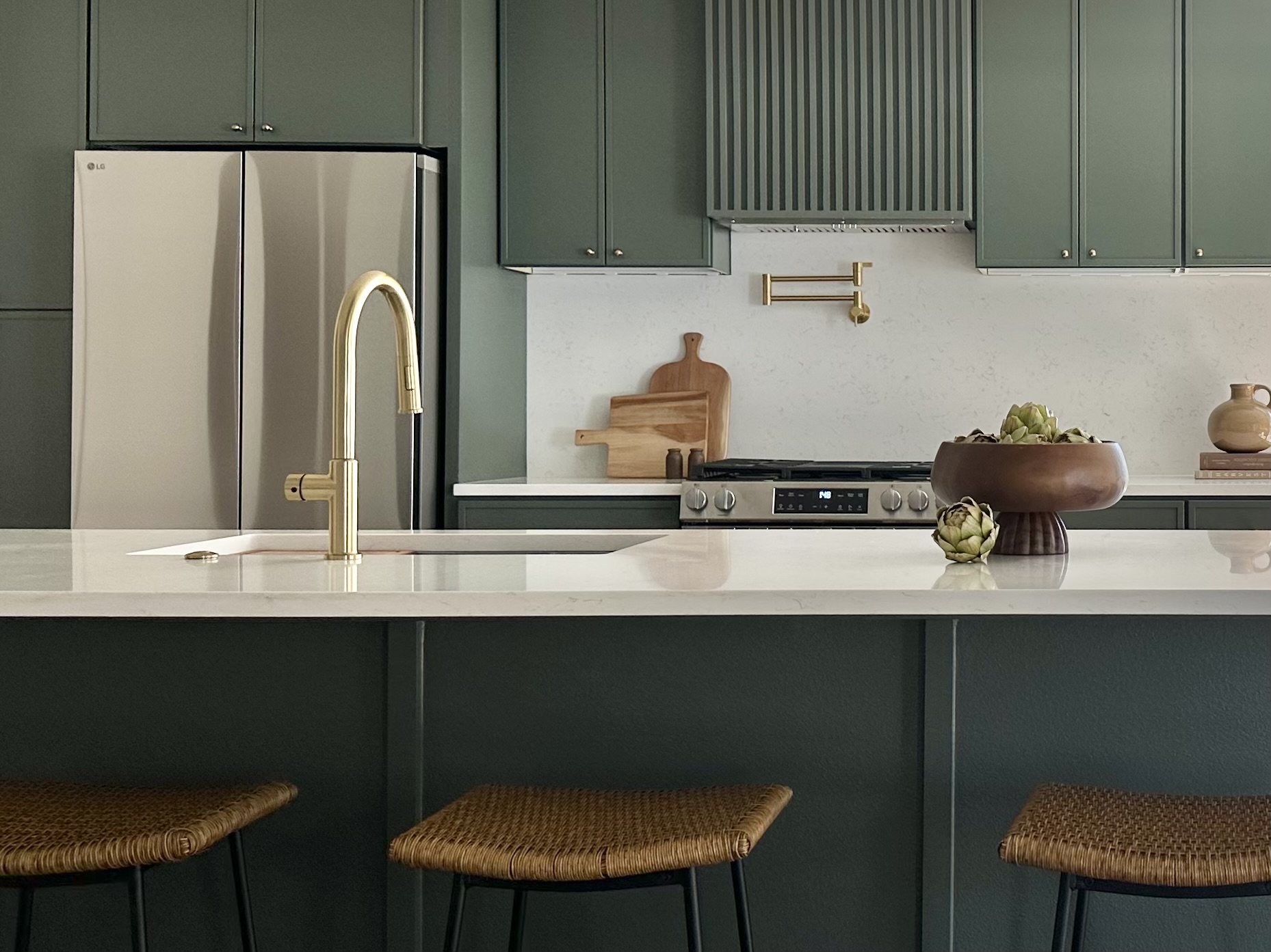 7104 Greenock Street Austin, TX 78749 - Photo 8 of 40 Easy to maintain Carrara gold countertops