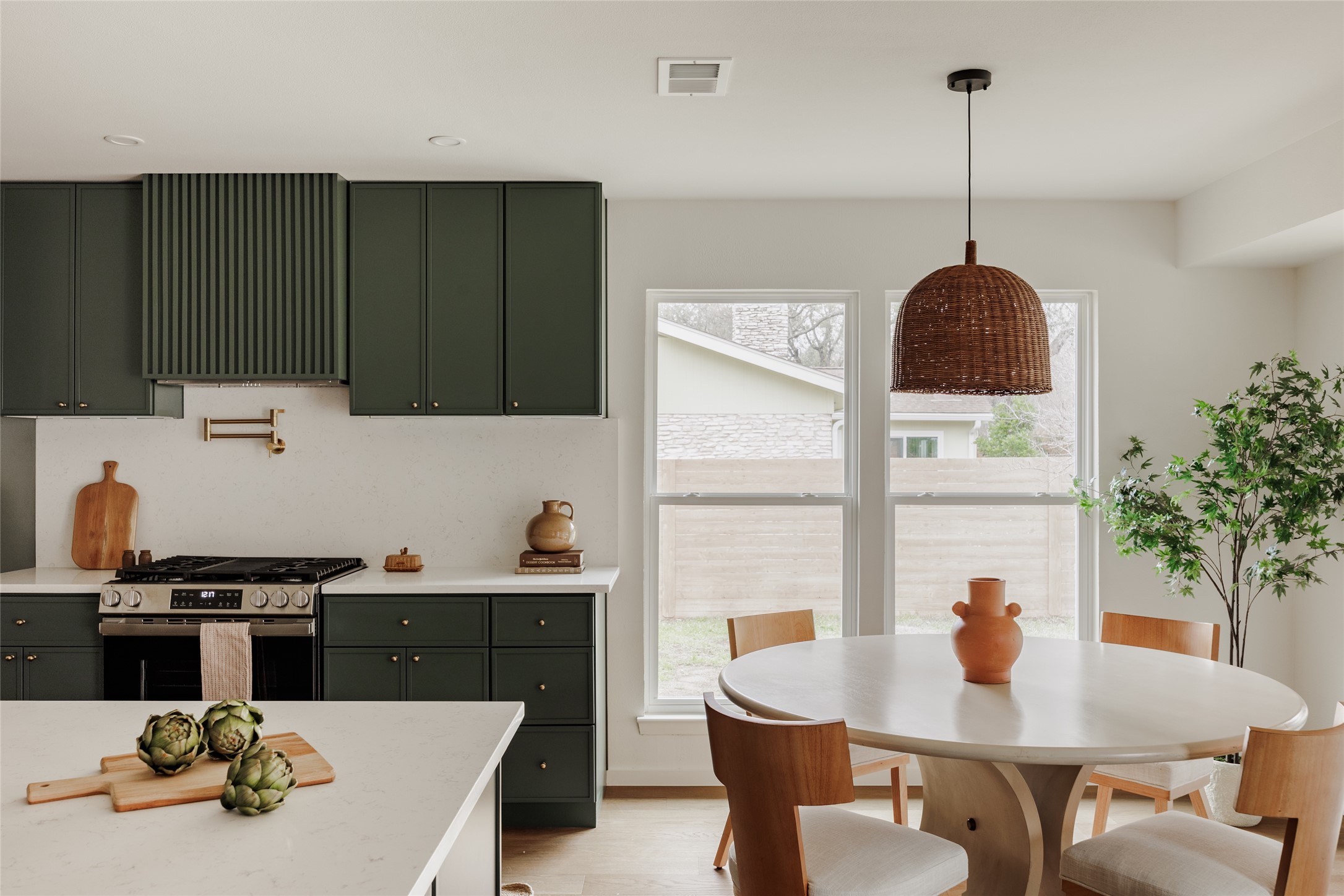 7104 Greenock Street Austin, TX 78749 - Photo 9 of 40 Dining area