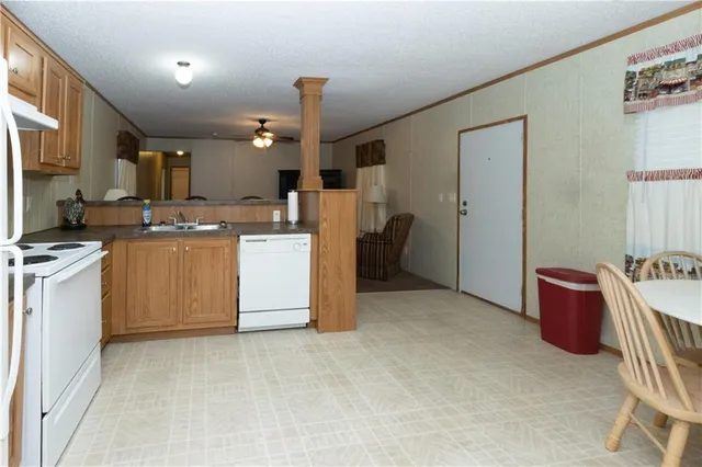 $1,200 | 31142 Highway 190, Lacombe, LA 70445