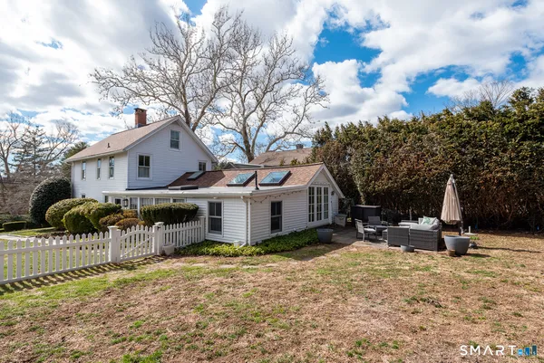 $1,050,000 | 38 Prospect Street, Essex, CT 06426