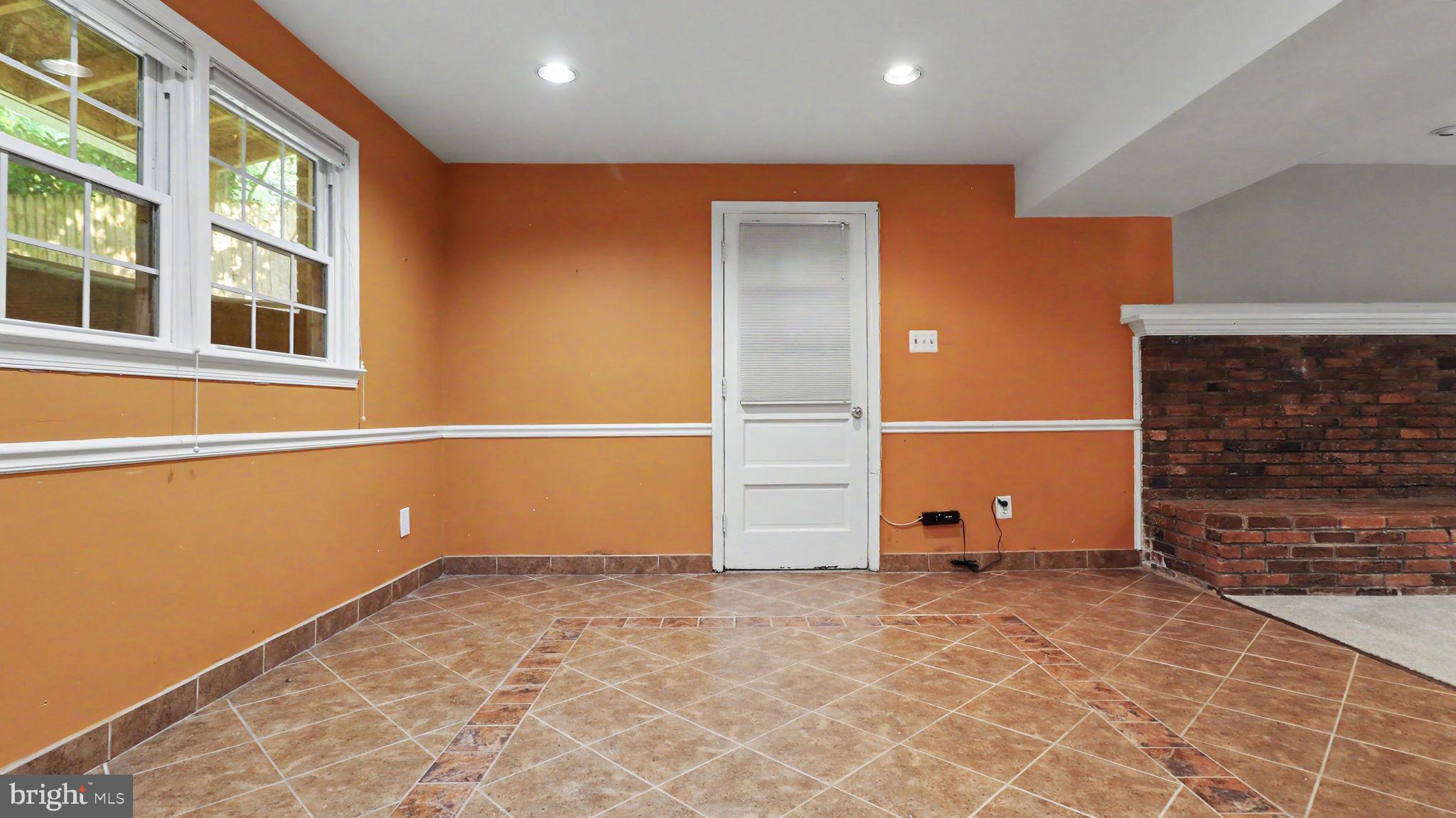 6770 Baron Road McLean, VA 22101 - Photo 74 of 81 Bright and inviting versatile space.