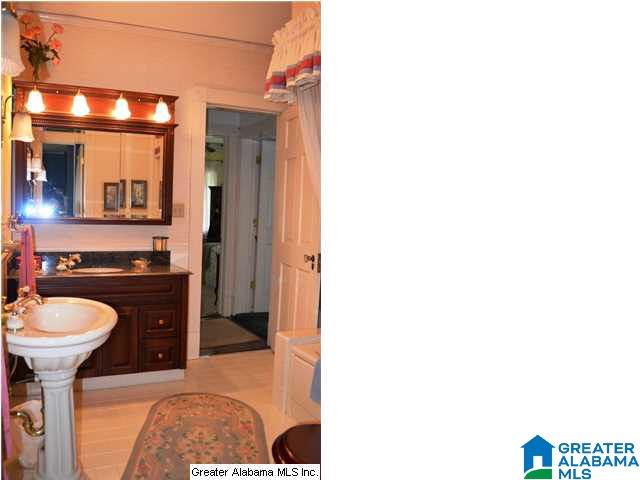 1207 Glen View Road Birmingham, AL 35222 - Photo 20 of 32