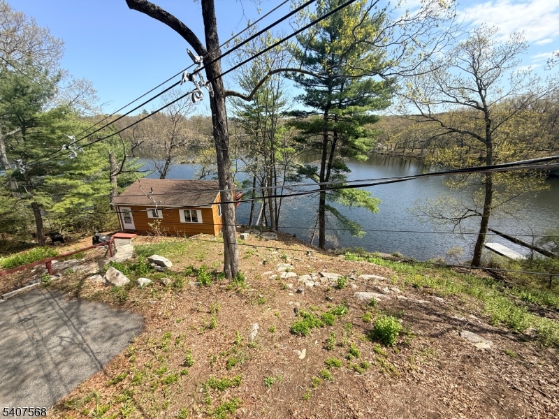 6 Jans Way Andover, NJ 07821 - Photo 11 of 23