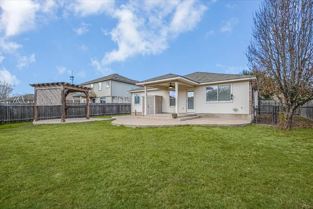 $1,900 | 906 Washburn Drive, Leander, TX 78641