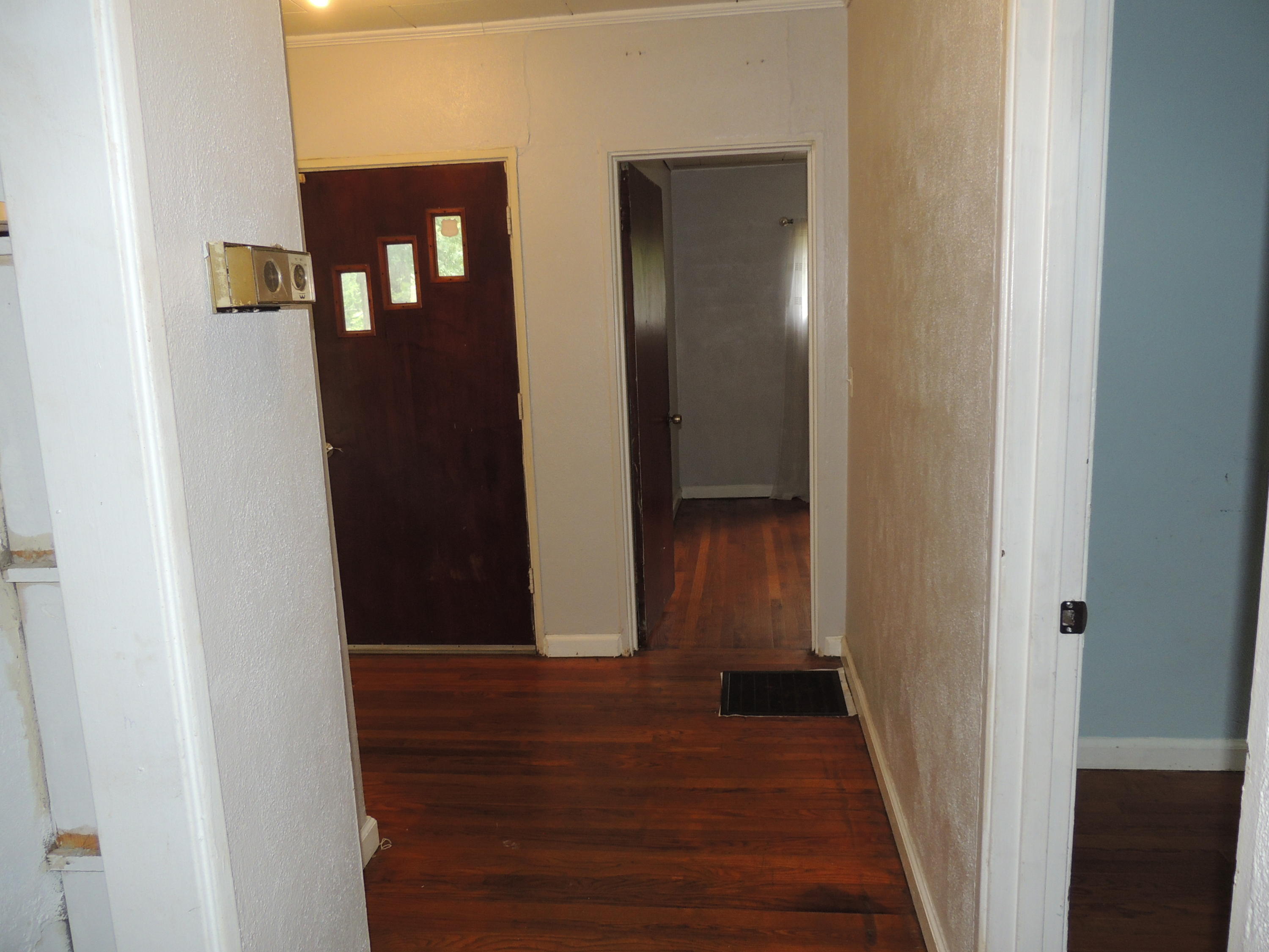 719 Ritter Road Robbins, NC 27325 - Photo 14 of 18 HALLWAY