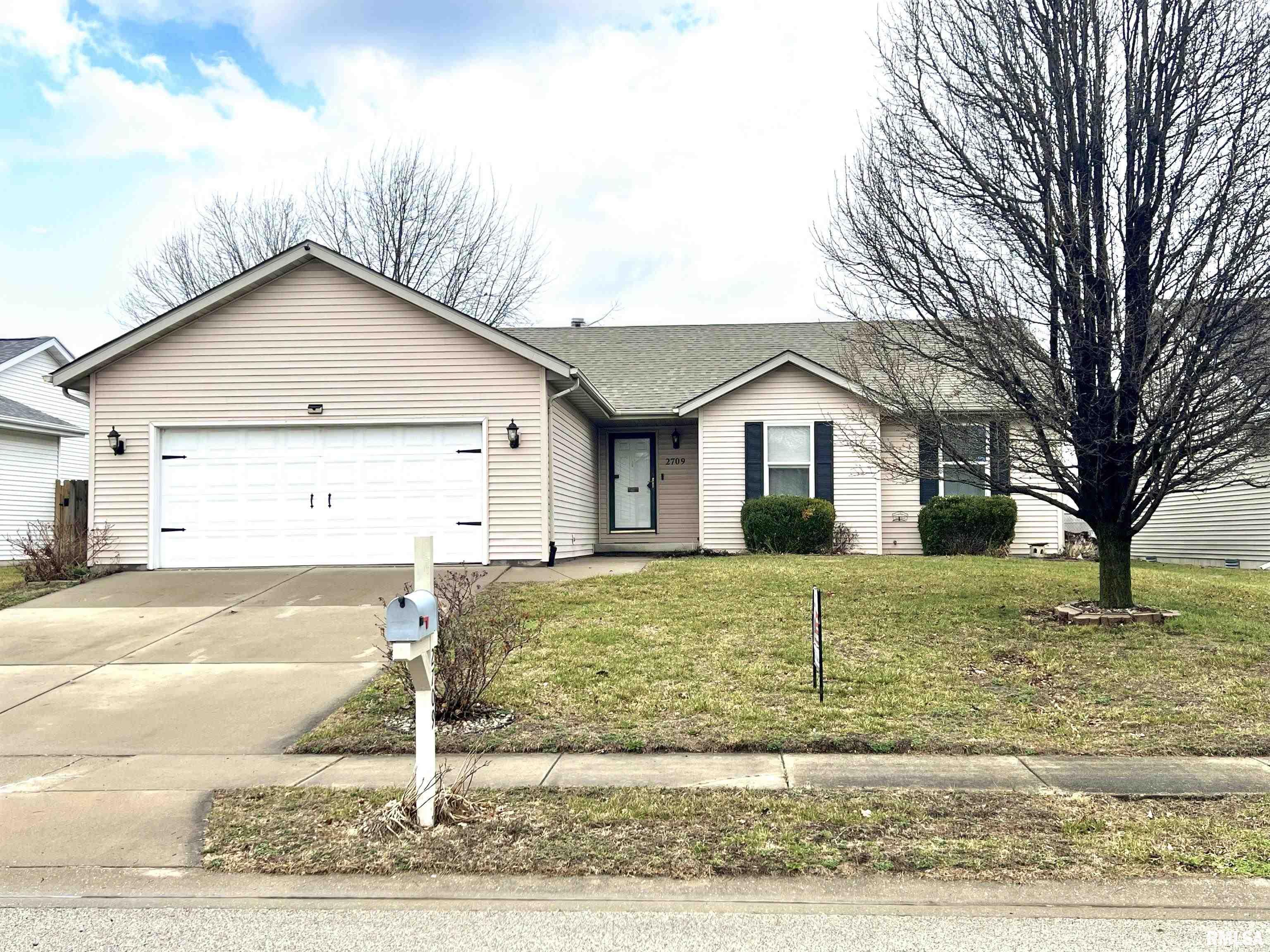 2709 Carl Prairie Drive Springfield, IL 62703 - Photo 1 of 35 Gallery Image 1