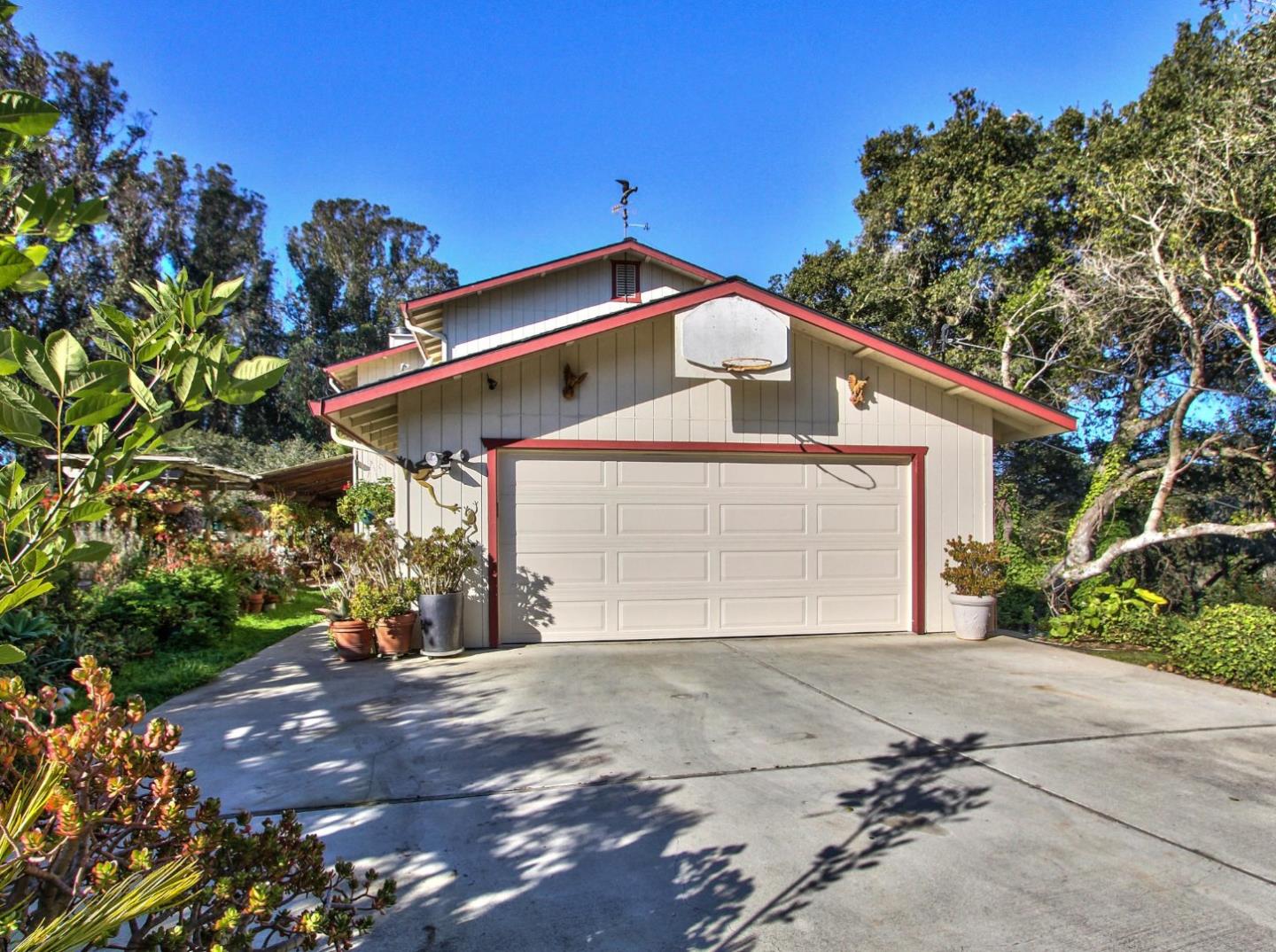 6473 Tustin Road Salinas, CA 93907 - Photo 3 of 24 Gallery Image 3