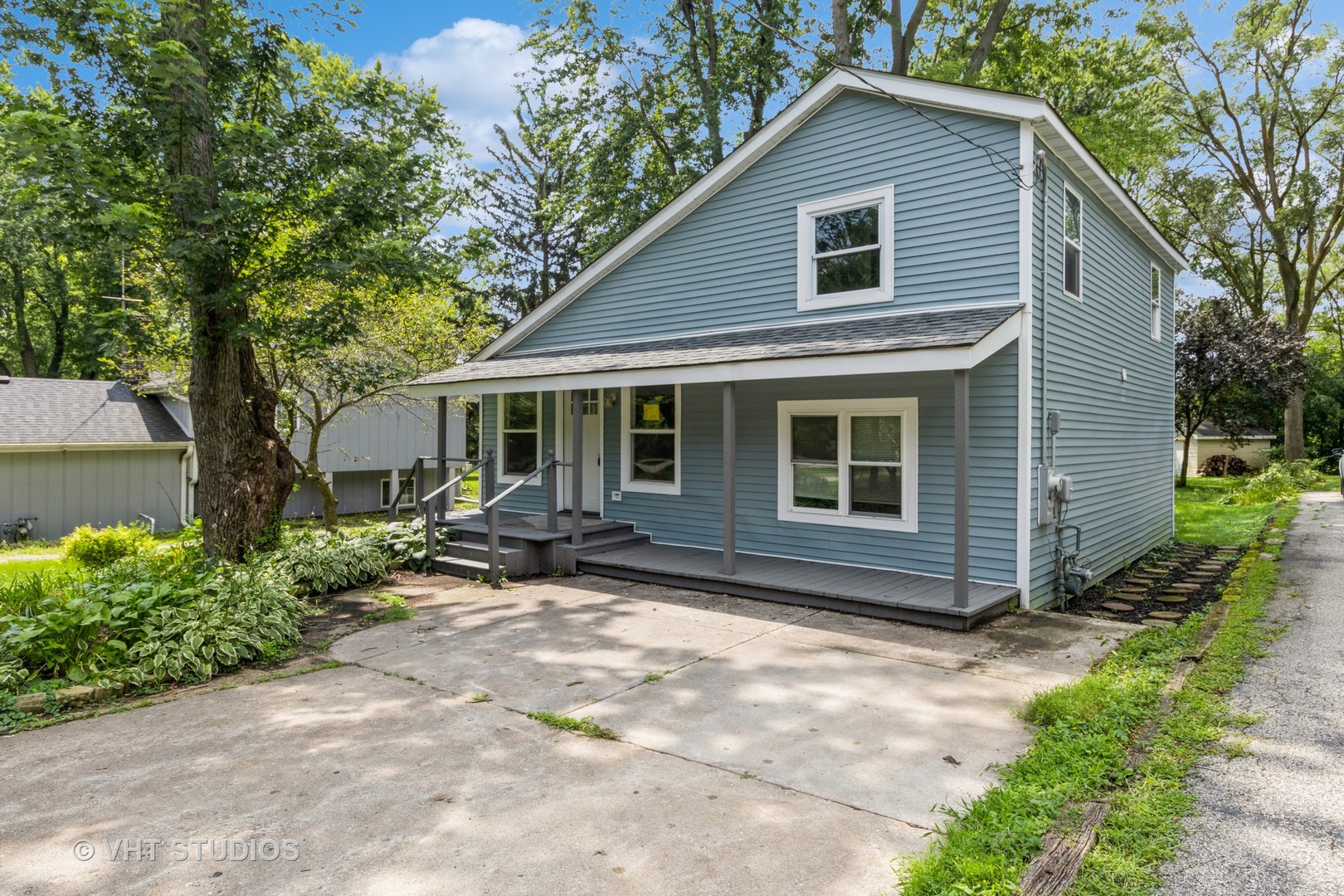 54 Deerpath Road Deer Park, IL 60010 - Photo 2 of 11 a view of a house with backyard