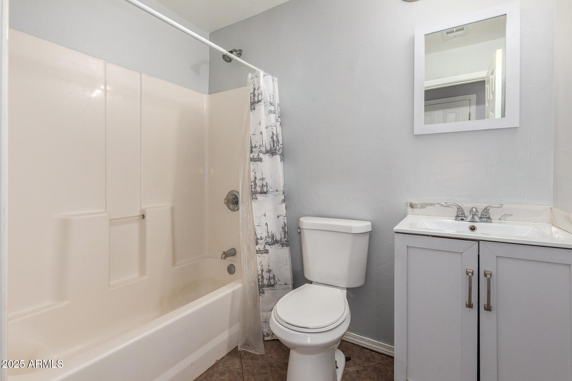 105 West 8th Street Eloy, AZ 85131 - Photo 23 of 31 a bathroom with a sink toilet and shower