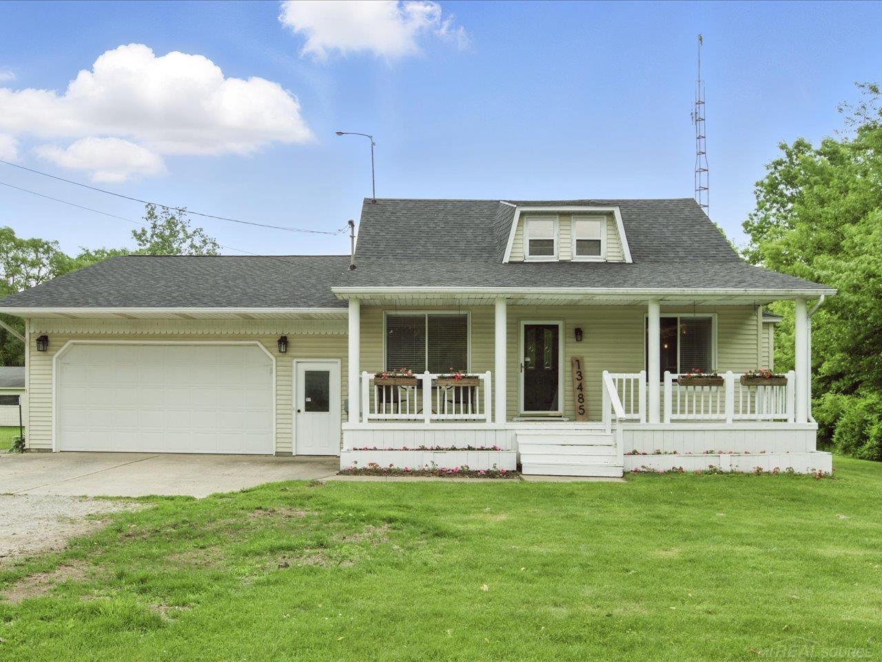 13485 South Block Road Birch Run, MI 48415 - Photo 3 of 61 50205356-0e16a755-f0f7-4a2a-95b9-157c5f1d5b89.JPG
