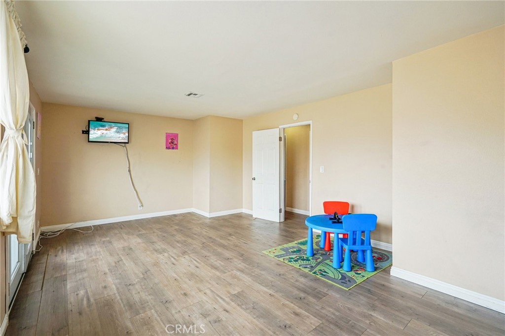 1069 North Darfield Avenue Covina, CA 91724 - Photo 9 of 19