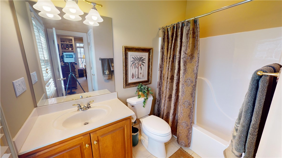 304 Red Maple Way Clemson, SC 29631 - Photo 12 of 41 Full bath off of office