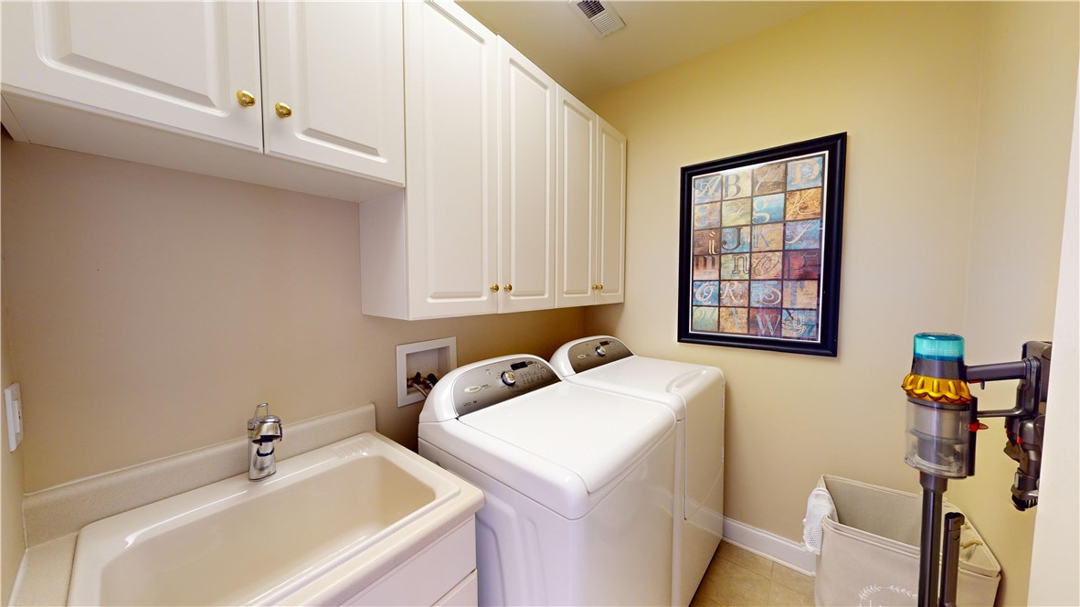 304 Red Maple Way Clemson, SC 29631 - Photo 20 of 41 Laundry room with sink