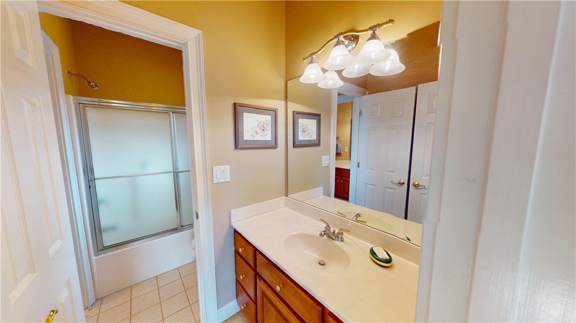 304 Red Maple Way Clemson, SC 29631 - Photo 24 of 41 Jack-n-jill bath