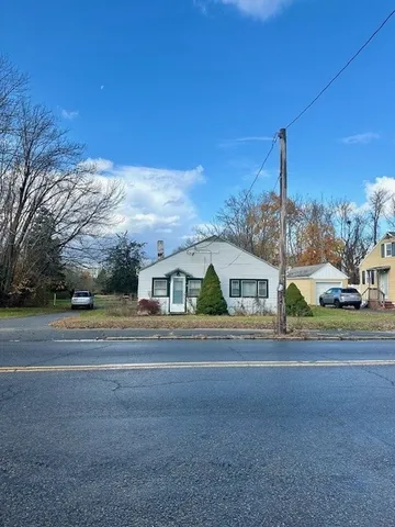 $250,000 | 91 South Main Street, Acushnet, MA 02743