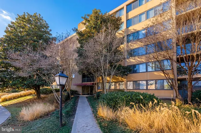 $2,499 | 16 South Van Dorn Street, Unit 506, Alexandria, VA 22304