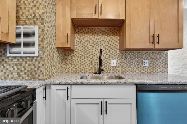 $2,299 | 16 South Van Dorn Street, Unit 506, Alexandria, VA 22304