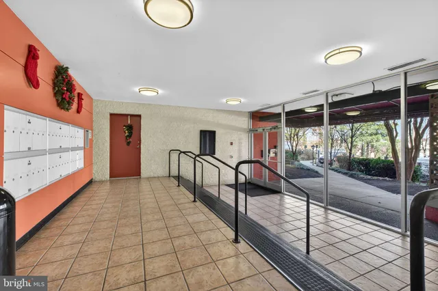 $2,299 | 16 South Van Dorn Street, Unit 506, Alexandria, VA 22304