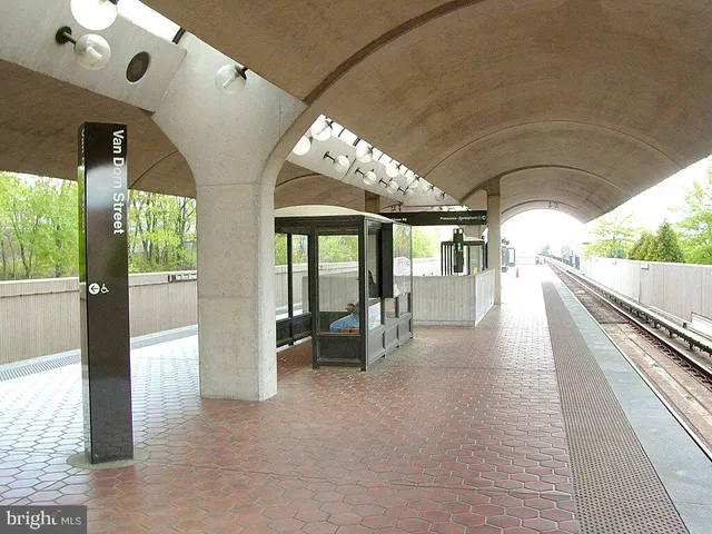 $2,299 | 16 South Van Dorn Street, Unit 506, Alexandria, VA 22304