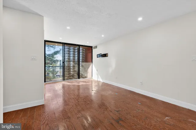 $2,299 | 16 South Van Dorn Street, Unit 506, Alexandria, VA 22304