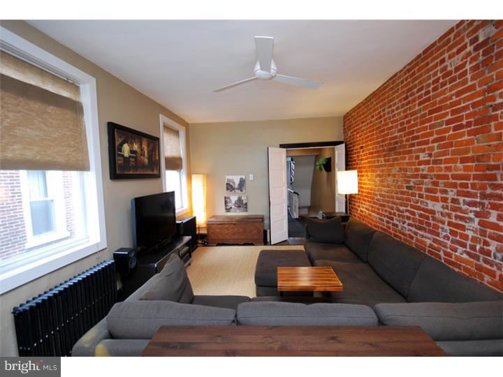 1218 Reed Street Philadelphia, PA 19147 - Photo 16 of 25 Family Room