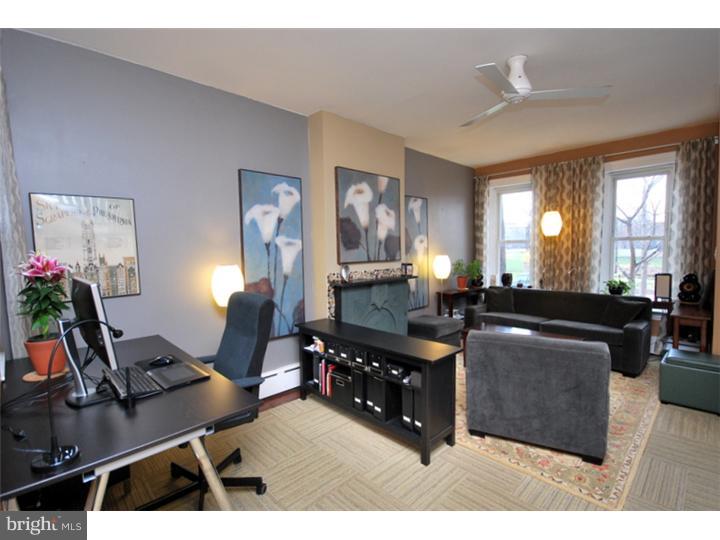 1218 Reed Street Philadelphia, PA 19147 - Photo 4 of 25 Living Room