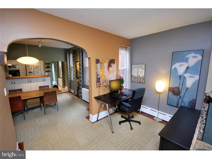 1218 Reed Street Philadelphia, PA 19147 - Photo 5 of 25 Living Room