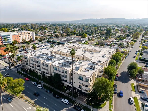 $395,000 | 19350 Sherman Way, Unit 210, Reseda, CA 91335