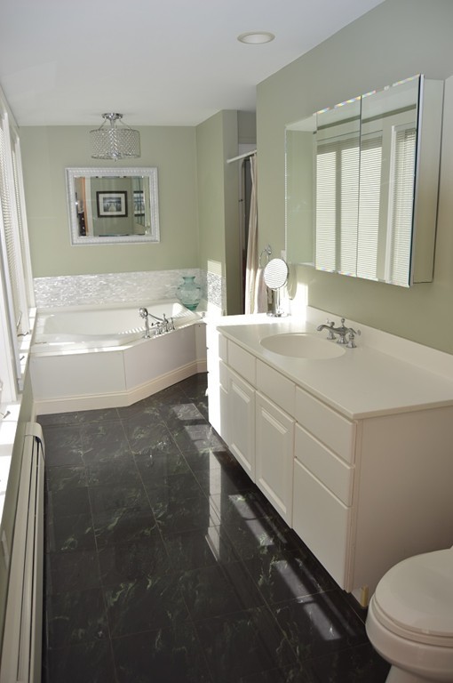 35 Barton Hill Road Chelmsford, MA 01824 - Photo 13 of 19 Gallery Image 13