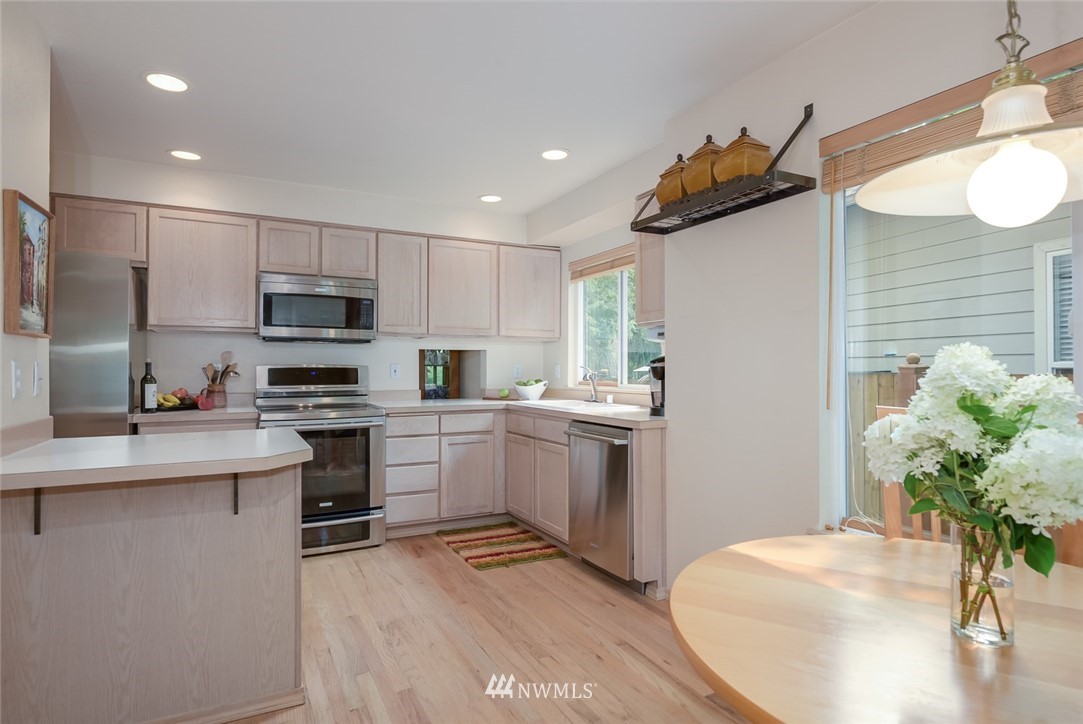 18815 20th Drive Southeast Bothell, WA 98012 - Photo 5 of 24 Gallery Image 5