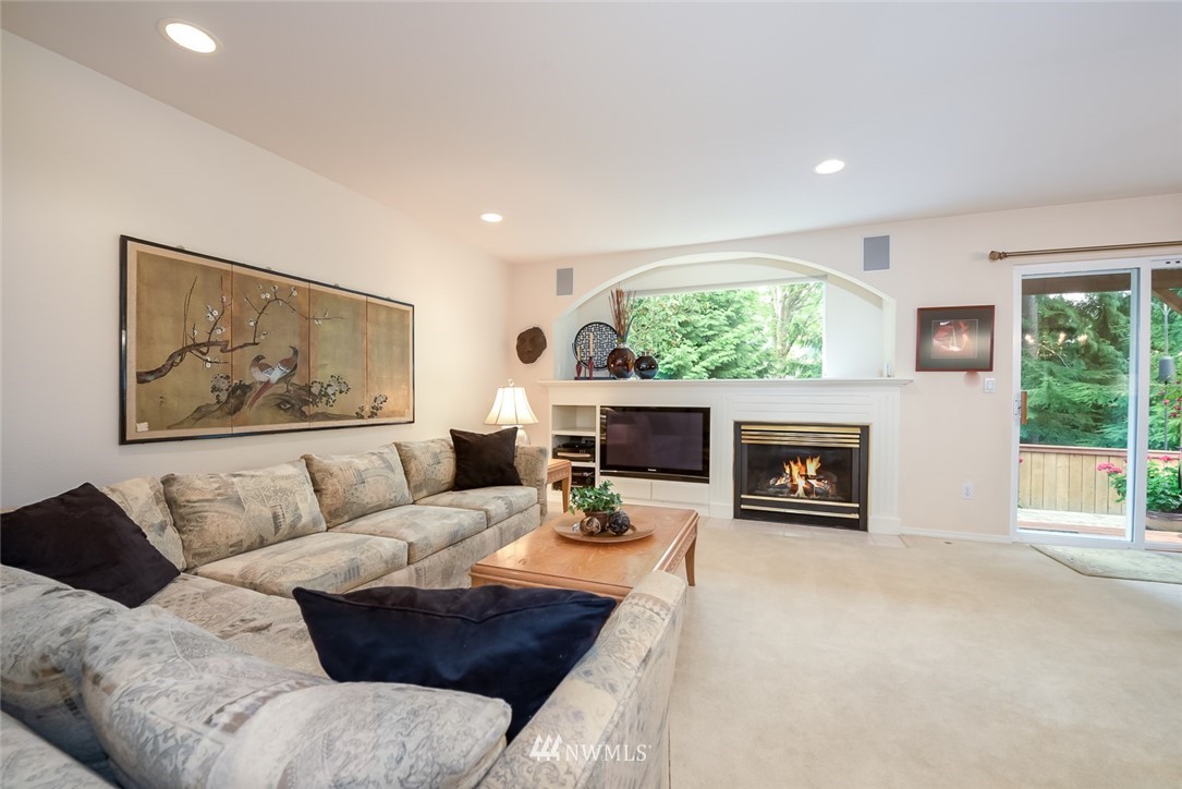 18815 20th Drive Southeast Bothell, WA 98012 - Photo 8 of 24 Gallery Image 8