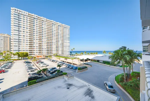$387,500 | 1980 South Ocean Drive, Unit 4B, Hallandale Beach, FL 33009