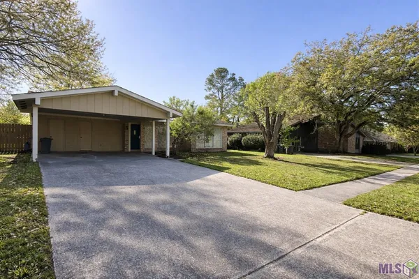 $1,750 | 1128 Briarhurst Drive, Baton Rouge, LA 70810