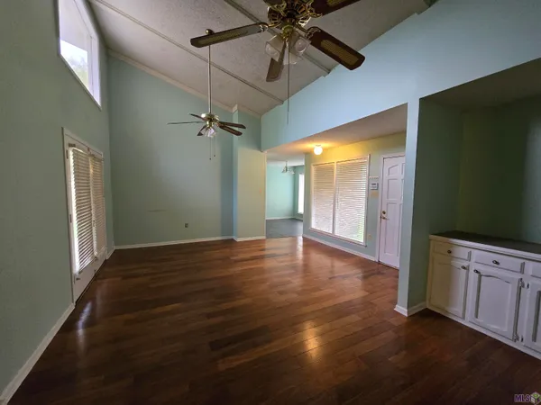 $1,750 | 1128 Briarhurst Drive, Baton Rouge, LA 70810