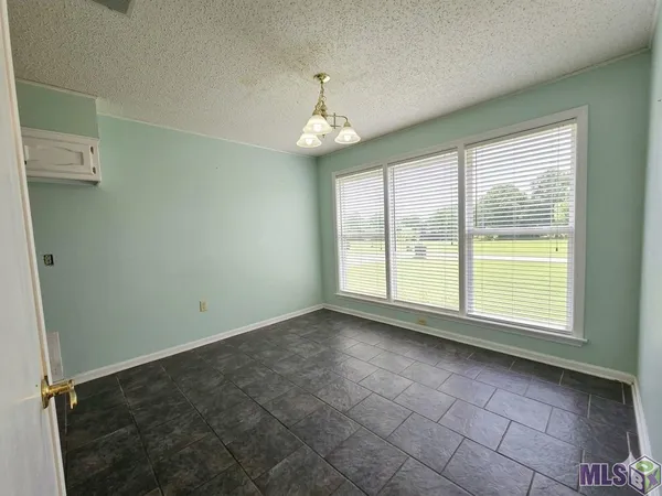 $1,700 | 1128 Briarhurst Drive, Baton Rouge, LA 70810