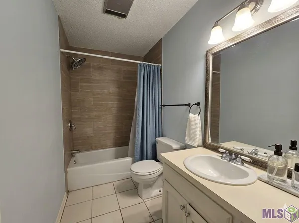 $1,700 | 1128 Briarhurst Drive, Baton Rouge, LA 70810