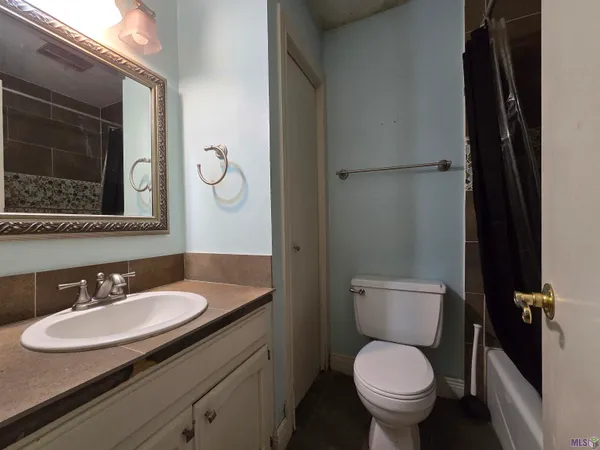 $1,750 | 1128 Briarhurst Drive, Baton Rouge, LA 70810