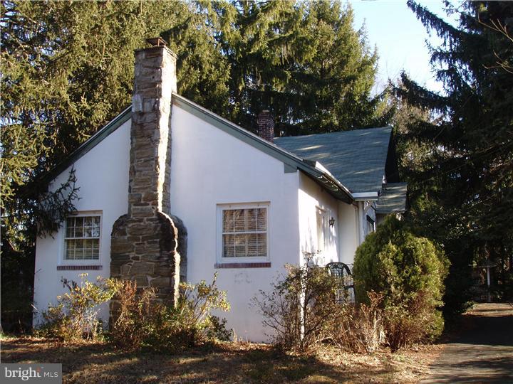 53 North Pennell Road Lima, PA 19063 - Photo 1 of 8 Exterior Front