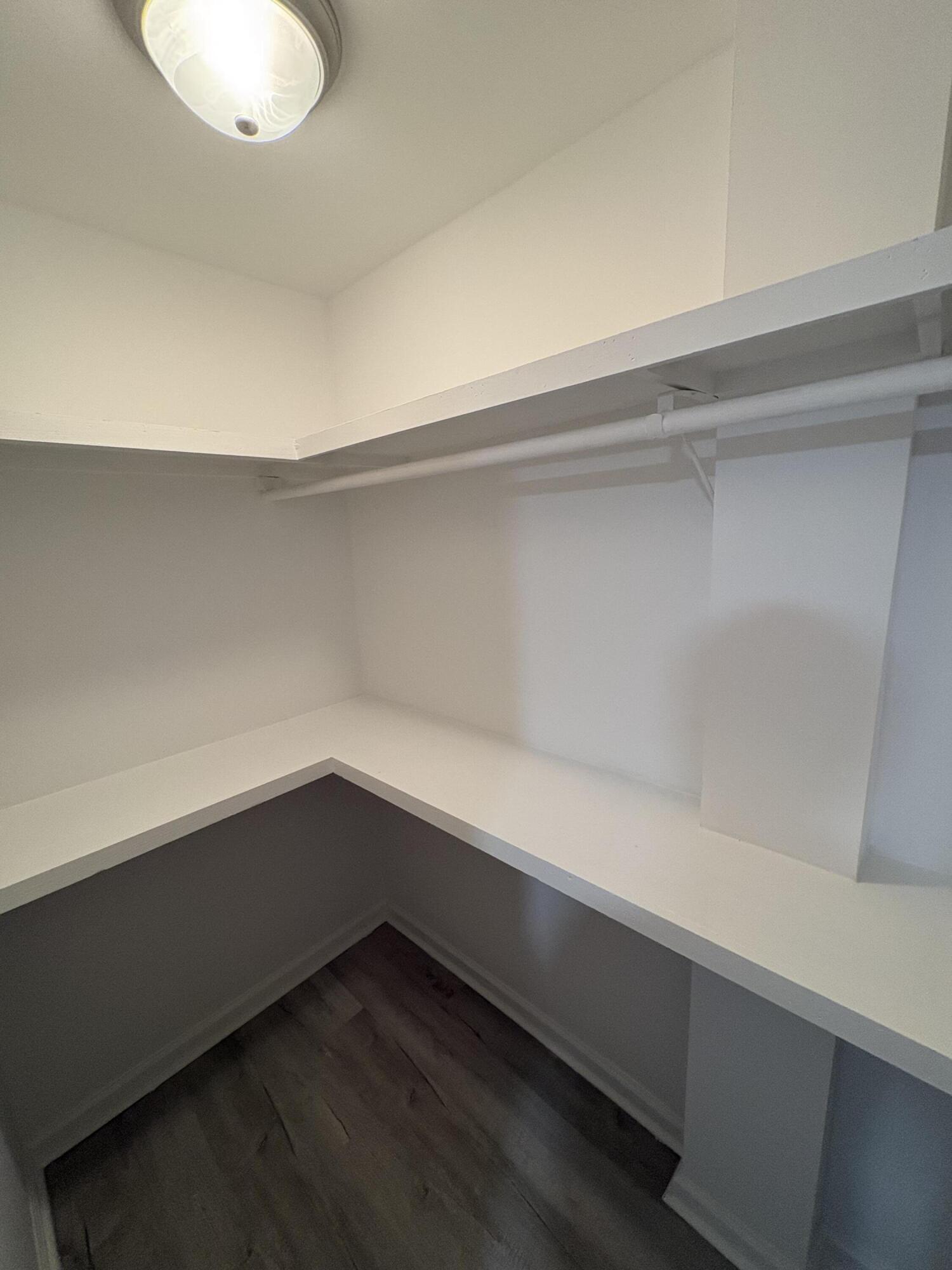 605 Lynnwood Road Walterboro, SC 29488 - Photo 26 of 29 Primary Suite Walk-In Closet - 605 Lynnw