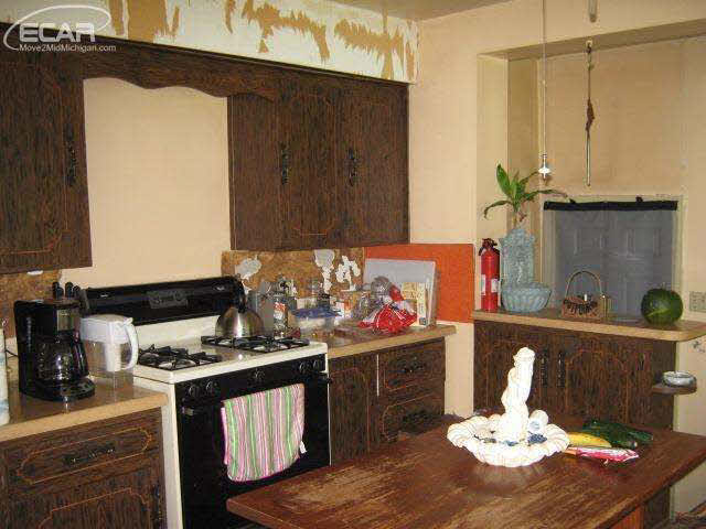 3289 South Genesee Road Burton, MI 48519 - Photo 9 of 14 20449201-8.JPG