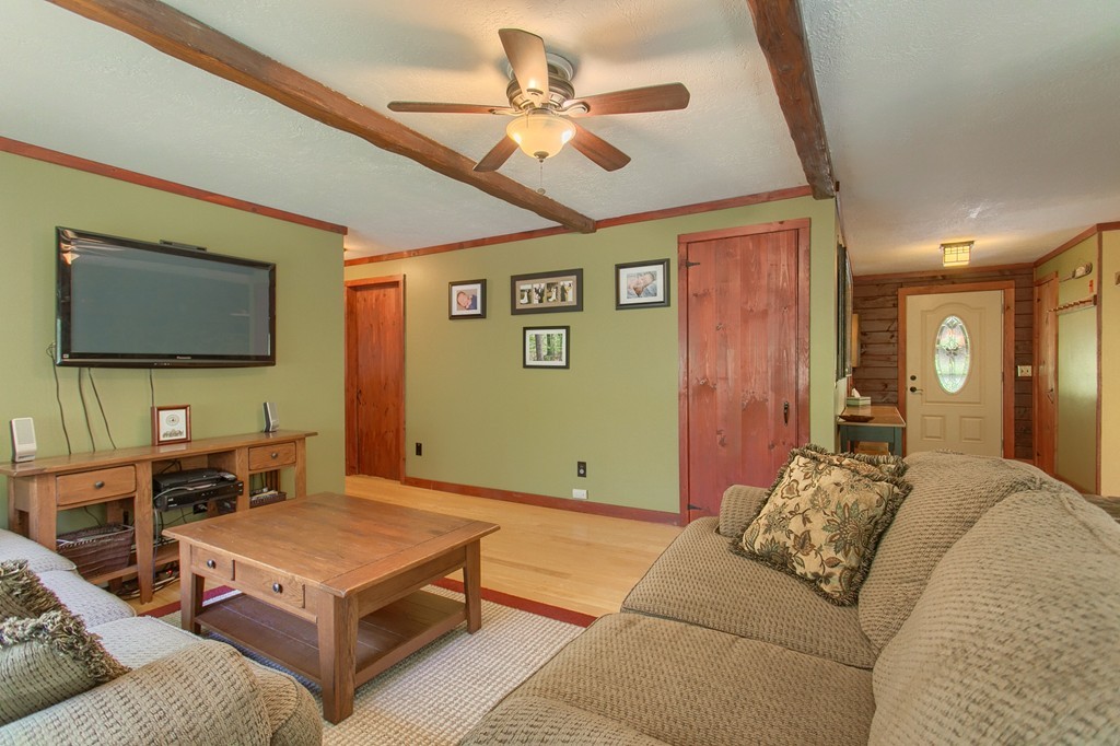 27 Main Street Princeton, MA 01541 - Photo 8 of 28 Gallery Image 8