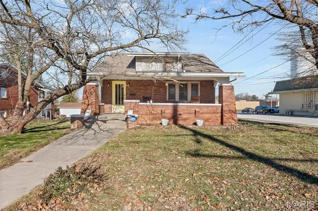 $139,900 | 700 West Delmar Avenue, Alton, IL 62002
