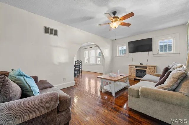 $139,900 | 700 West Delmar Avenue, Alton, IL 62002