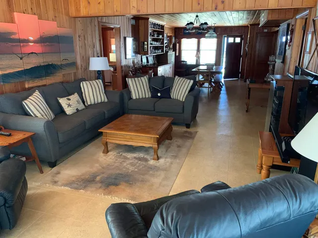 $999,850 | 2202 South Ocean Boulevard, North Myrtle Beach, SC 29582