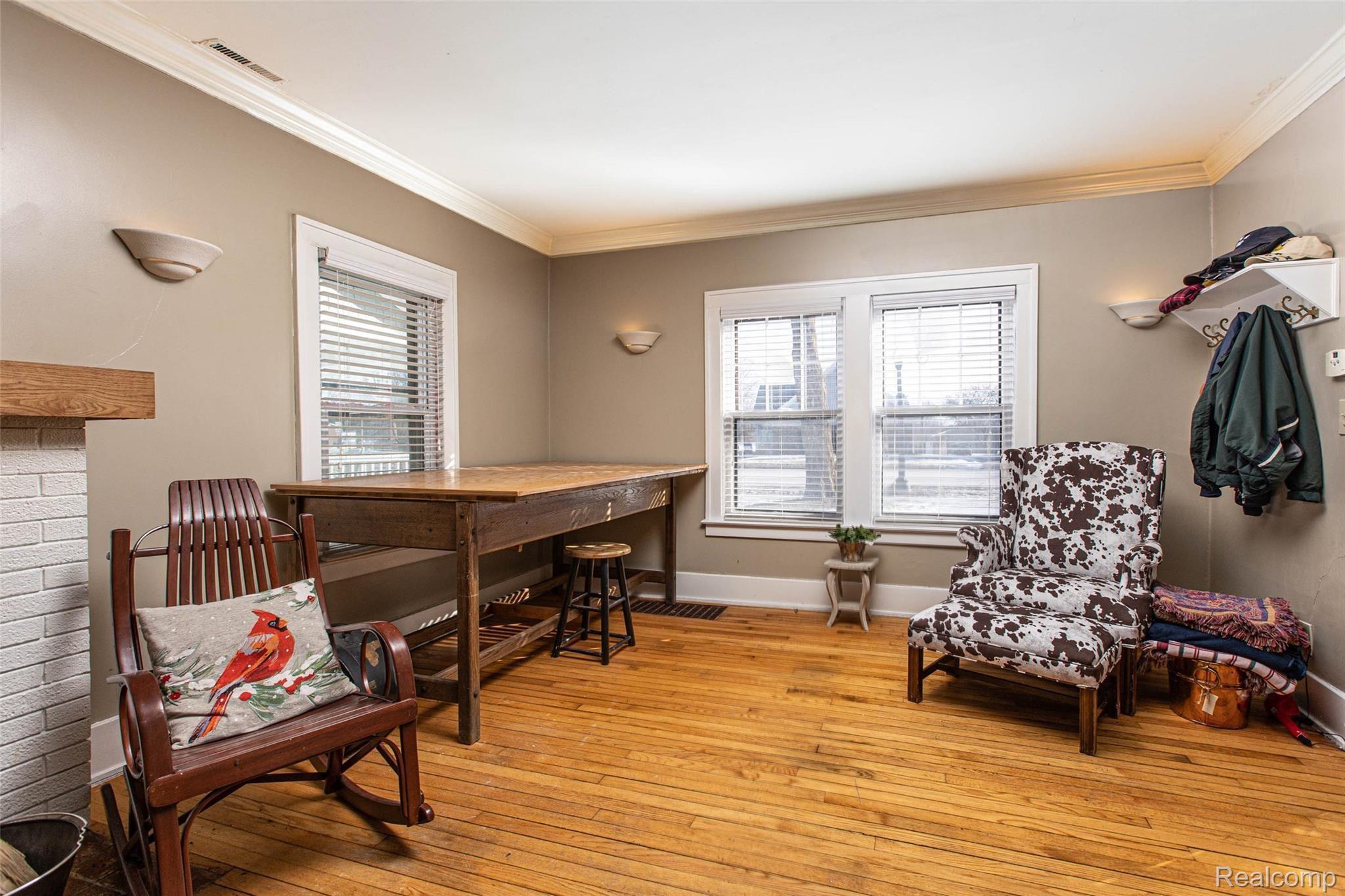 256 South Main Street Romeo, MI 48065 - Photo 5 of 18 05 - Family Room.jpg
