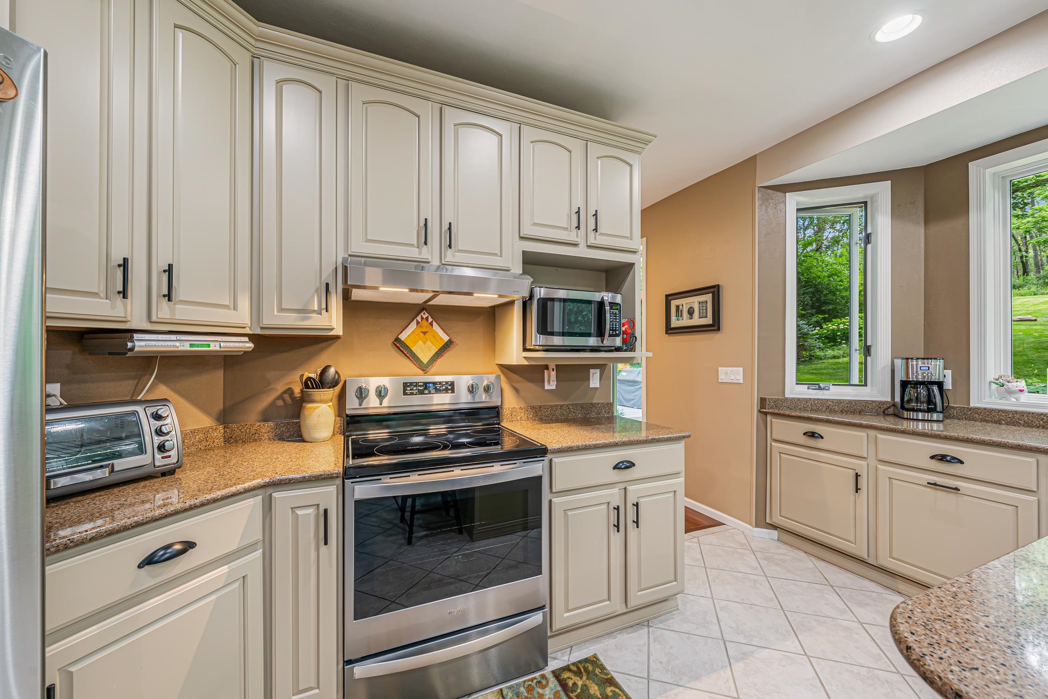 8405 Ridgeview Court Larsen, WI 54947 - Photo 12 of 68