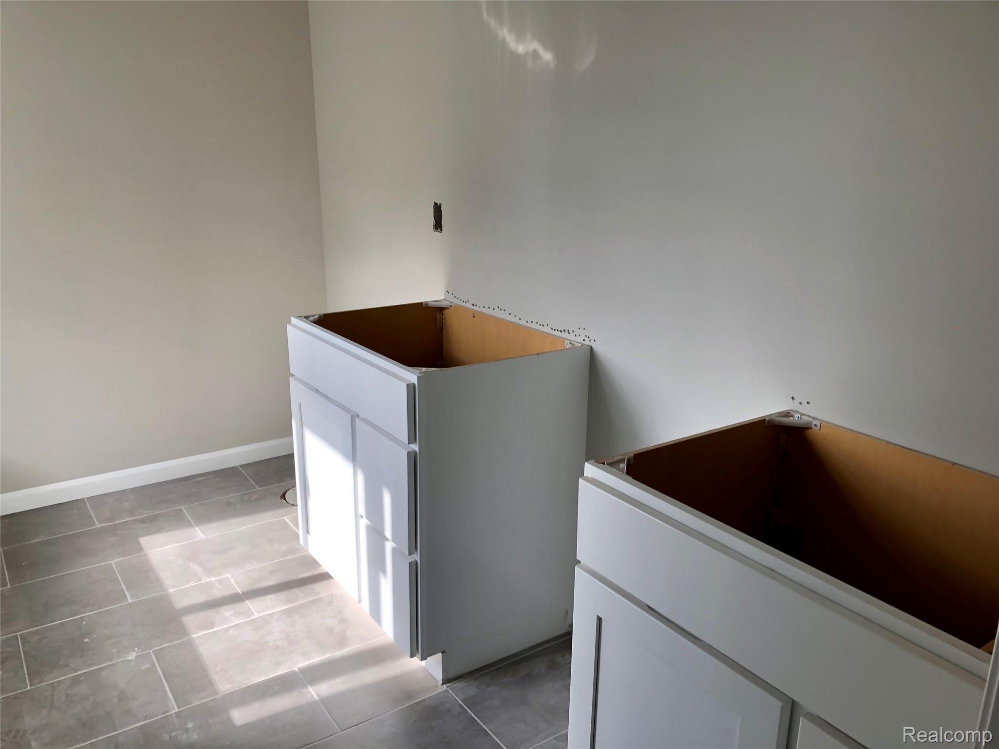 13357 Stamford Road Belleville, MI 48111 - Photo 13 of 18 Master Bathroom