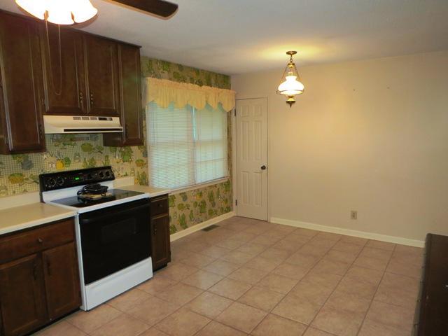 91 Ridgeland Heights Road Martinsville, VA 24112 - Photo 11 of 34 EAT IN KITCHEN