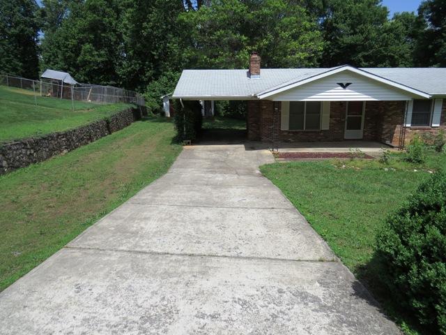 91 Ridgeland Heights Road Martinsville, VA 24112 - Photo 3 of 34 DRIVEWAY